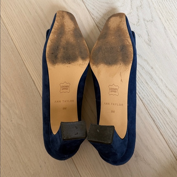 Ann Taylor Suede Buckle Pump Deep Sea Blue Heels Shoes Size 8 - Picture 9 of 10